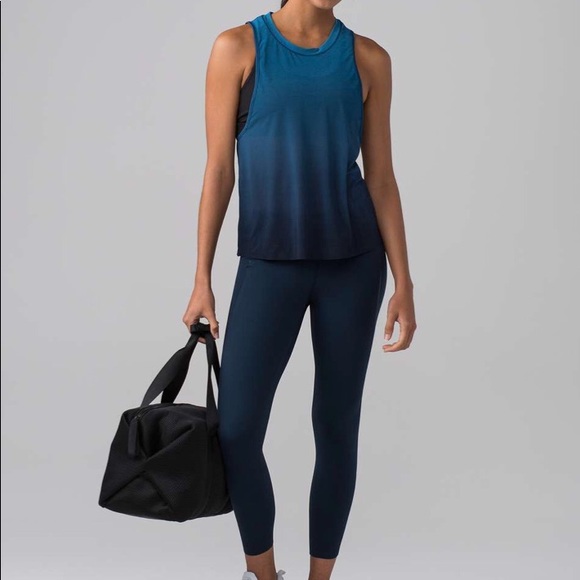 Lululemon Chase Me Down Tank size 2 - Picture 6 of 8